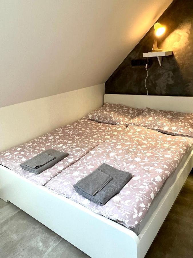 Ubytovani Pod Troskami Rovensko pod Troskami Exteriör bild